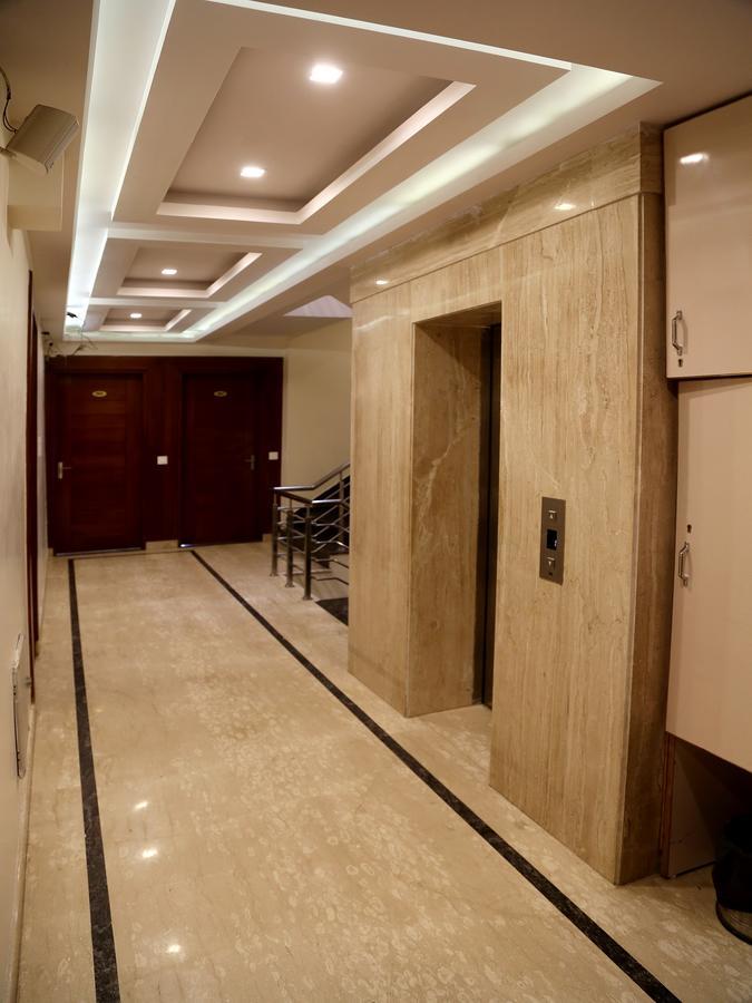 Hotel Sapphire Нью-Дели Экстерьер фото
